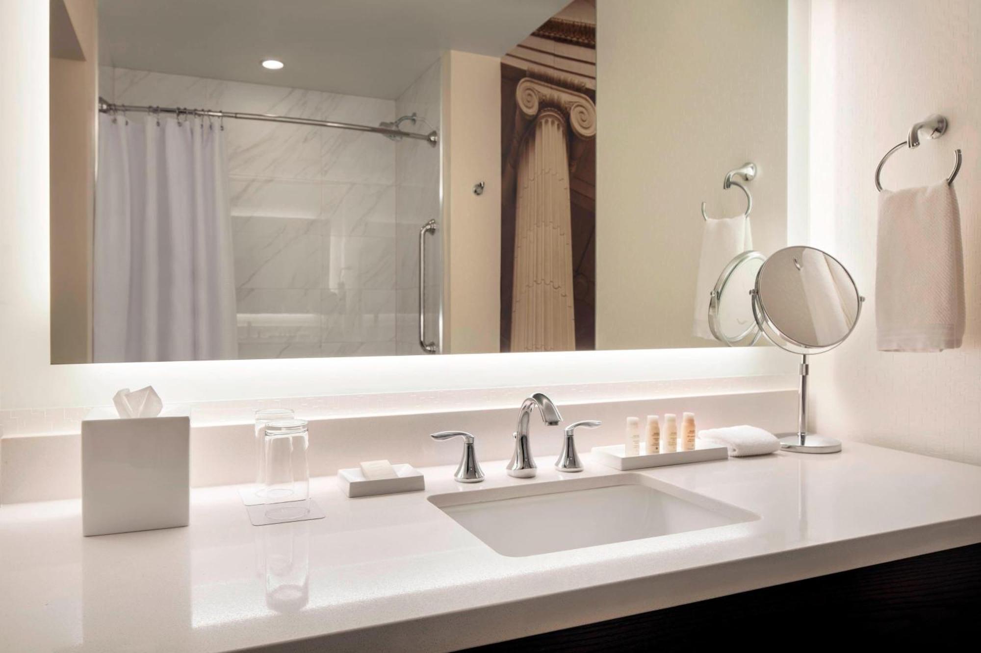 Renaissance Denver Downtown City Center Hotel Экстерьер фото